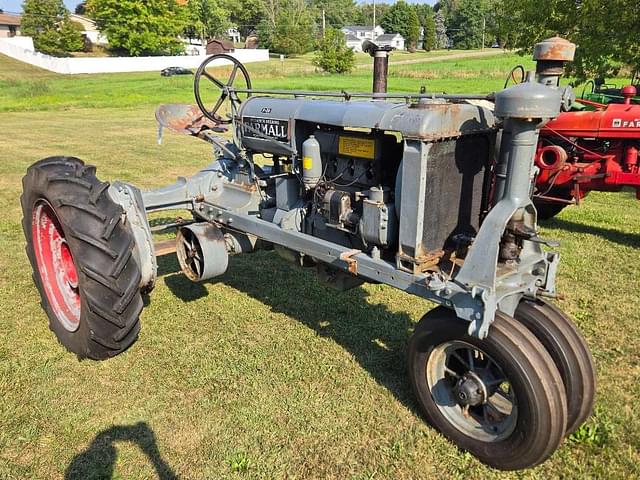 Image of Farmall F-20 equipment image 1