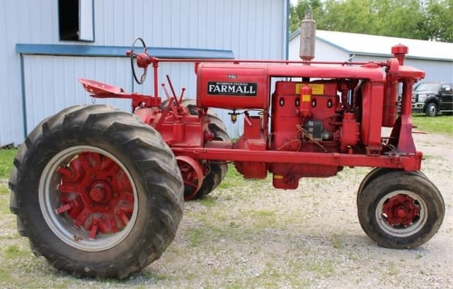 Image of Farmall F-30 equipment image 2
