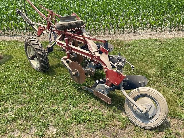 Image of McCormick-Deering No. 8 equipment image 4