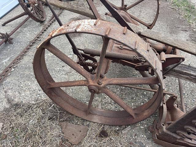 Image of McCormick-Deering No. 7 equipment image 3