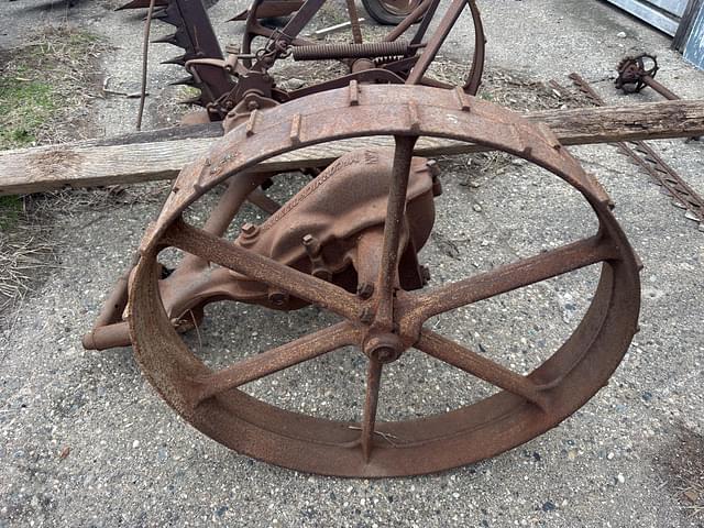 Image of McCormick-Deering No. 7 equipment image 4