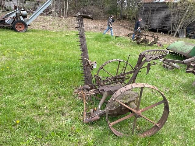 Image of McCormick-Deering No. 7 equipment image 2