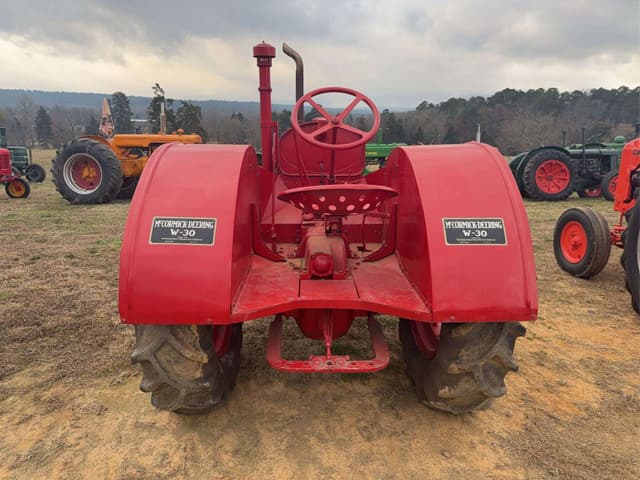 Image of McCormick-Deering W-30 equipment image 3