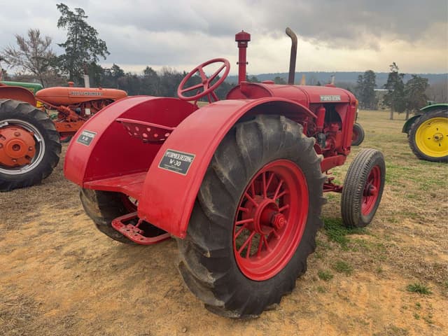 Image of McCormick-Deering W-30 equipment image 4