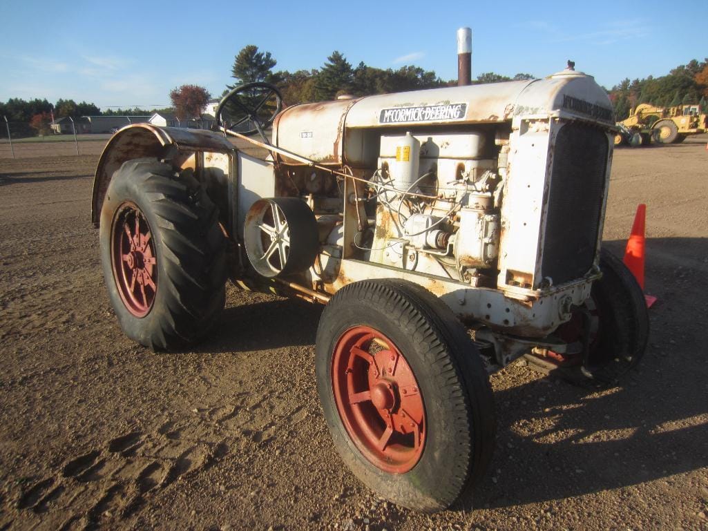 Main image McCormick-Deering W-30