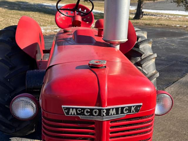 Image of McCormick-Deering W-4 equipment image 3