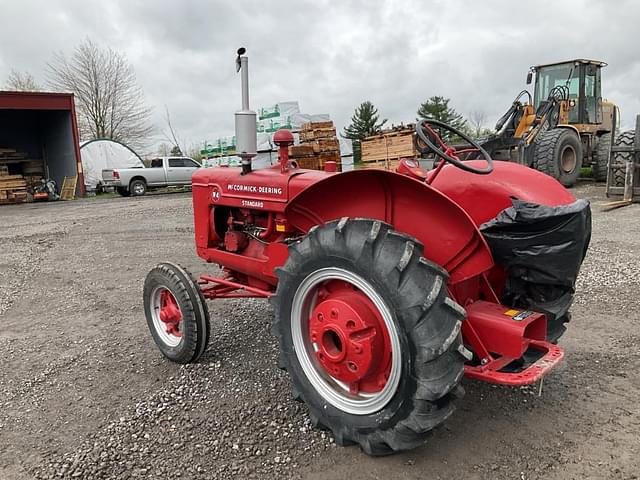 Image of McCormick-Deering W-4 equipment image 2