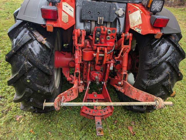 Image of McCormick Intl F100 equipment image 4