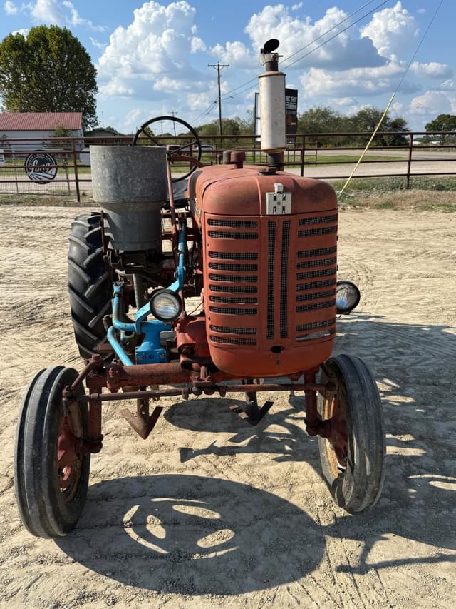 Image of Farmall 100 equipment image 2