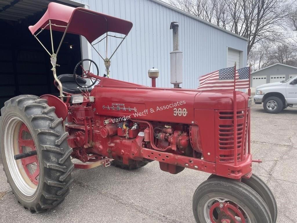 Main image Farmall 300