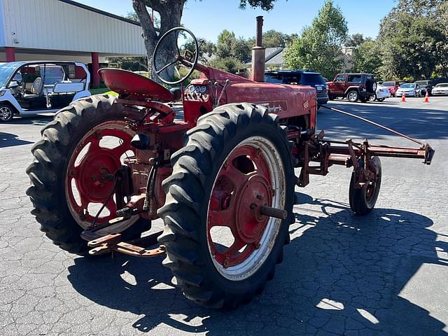 Image of Farmall 300 equipment image 4