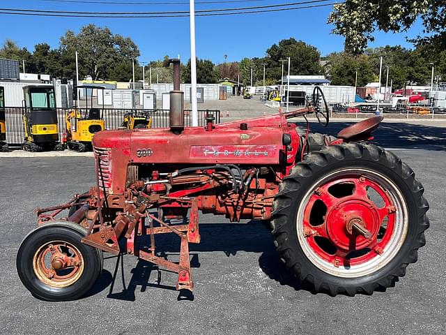 Image of Farmall 300 equipment image 1