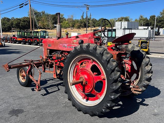 Image of Farmall 300 equipment image 2