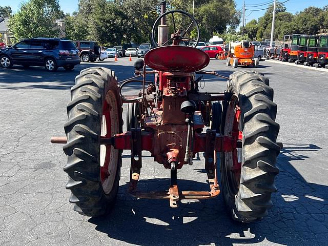 Image of Farmall 300 equipment image 3