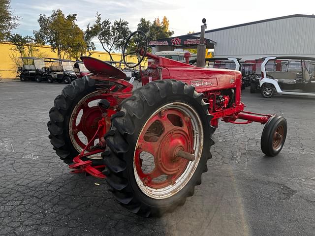 Image of Farmall 300 equipment image 3