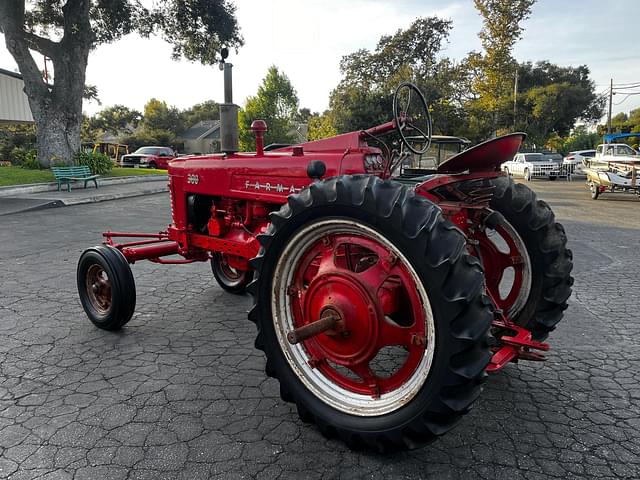 Image of Farmall 300 equipment image 2