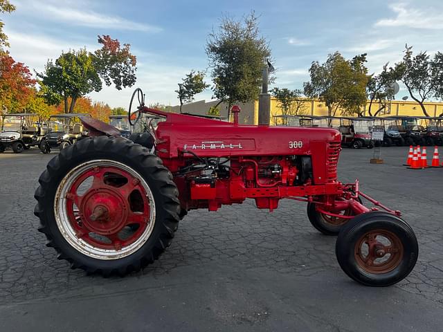 Image of Farmall 300 equipment image 4