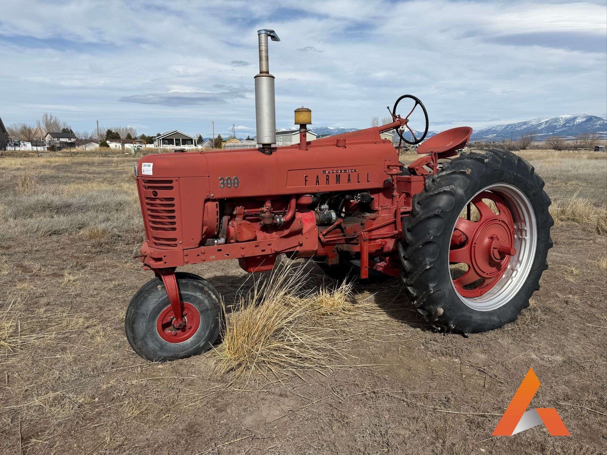 Farmall 300 Equipment Image0