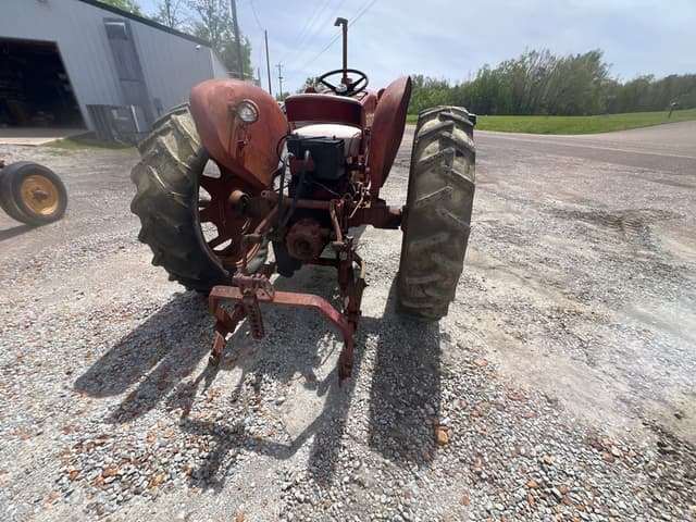 Image of Farmall 340 equipment image 4