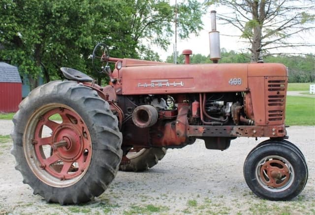 Image of Farmall 400 equipment image 1