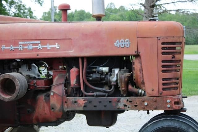 Image of Farmall 400 equipment image 2