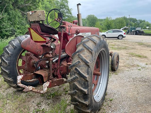 Image of Farmall 450 equipment image 4