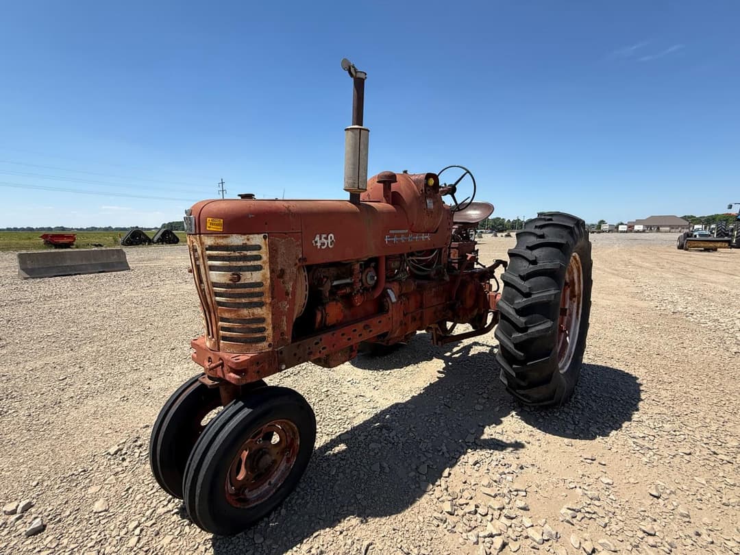 Image of Farmall 450 Primary image