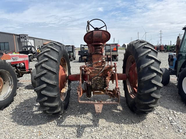 Image of Farmall 450 equipment image 4