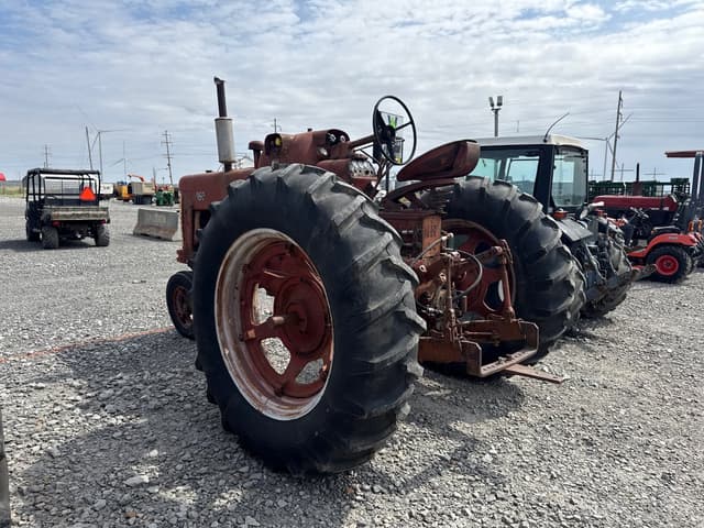 Image of Farmall 450 equipment image 2