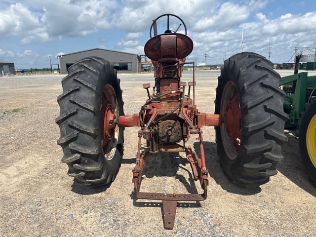 Image of Farmall 450 equipment image 3