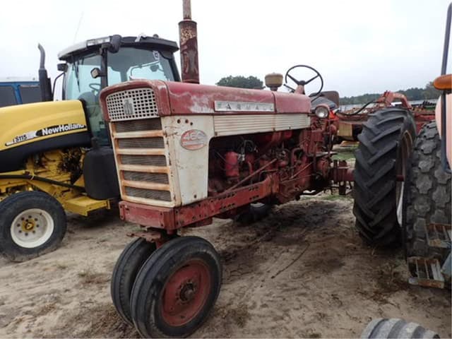 Image of Farmall 460 equipment image 2