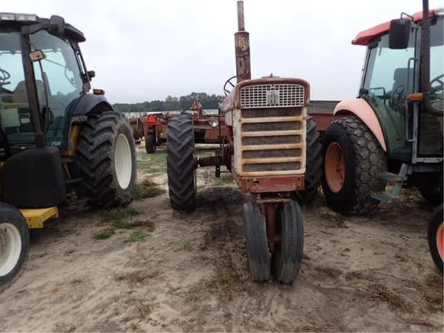 Image of Farmall 460 equipment image 1