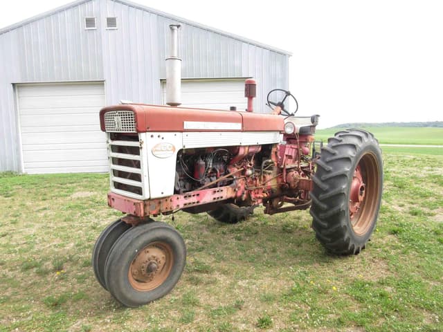 Image of Farmall 460 equipment image 3