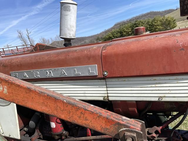 Image of Farmall 460 equipment image 3