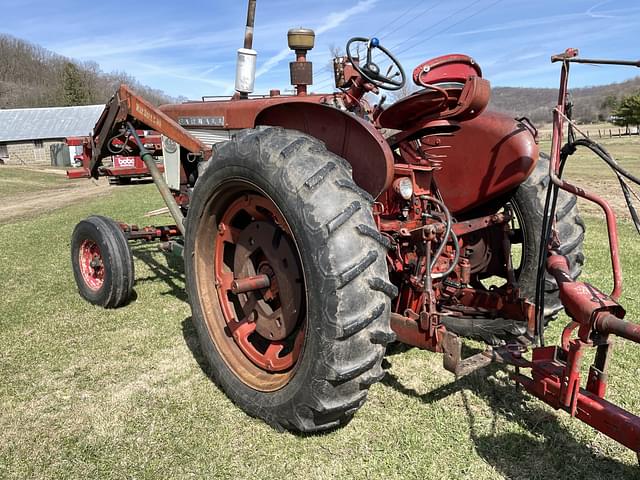 Image of Farmall 460 equipment image 2