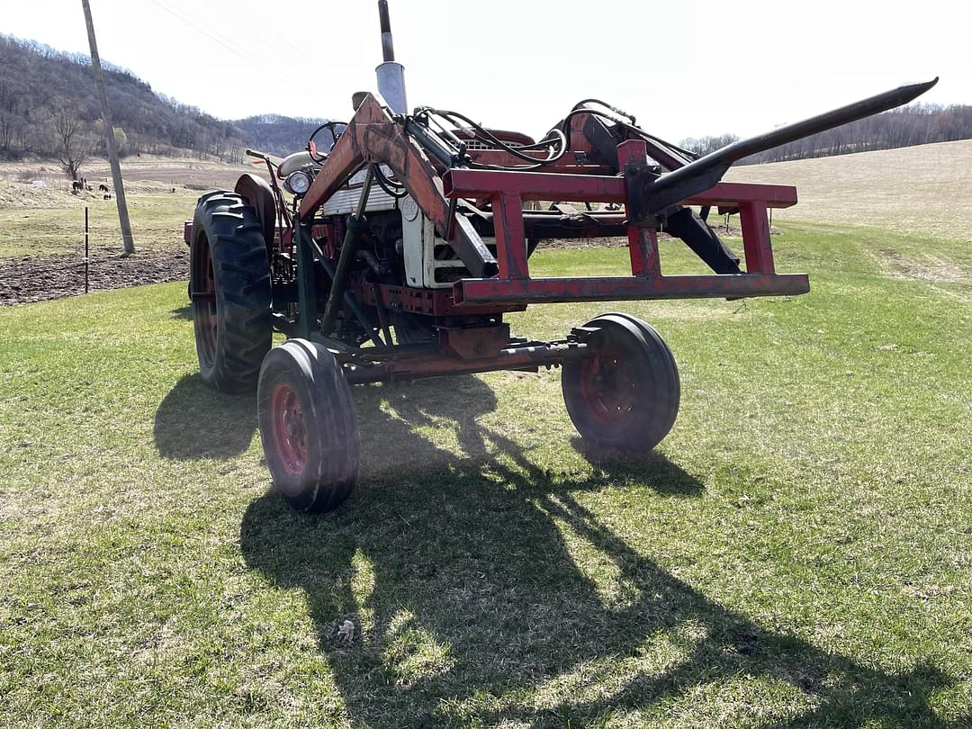 Image of Farmall 460 Primary image