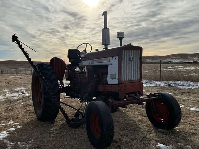 Image of Farmall 504 equipment image 3
