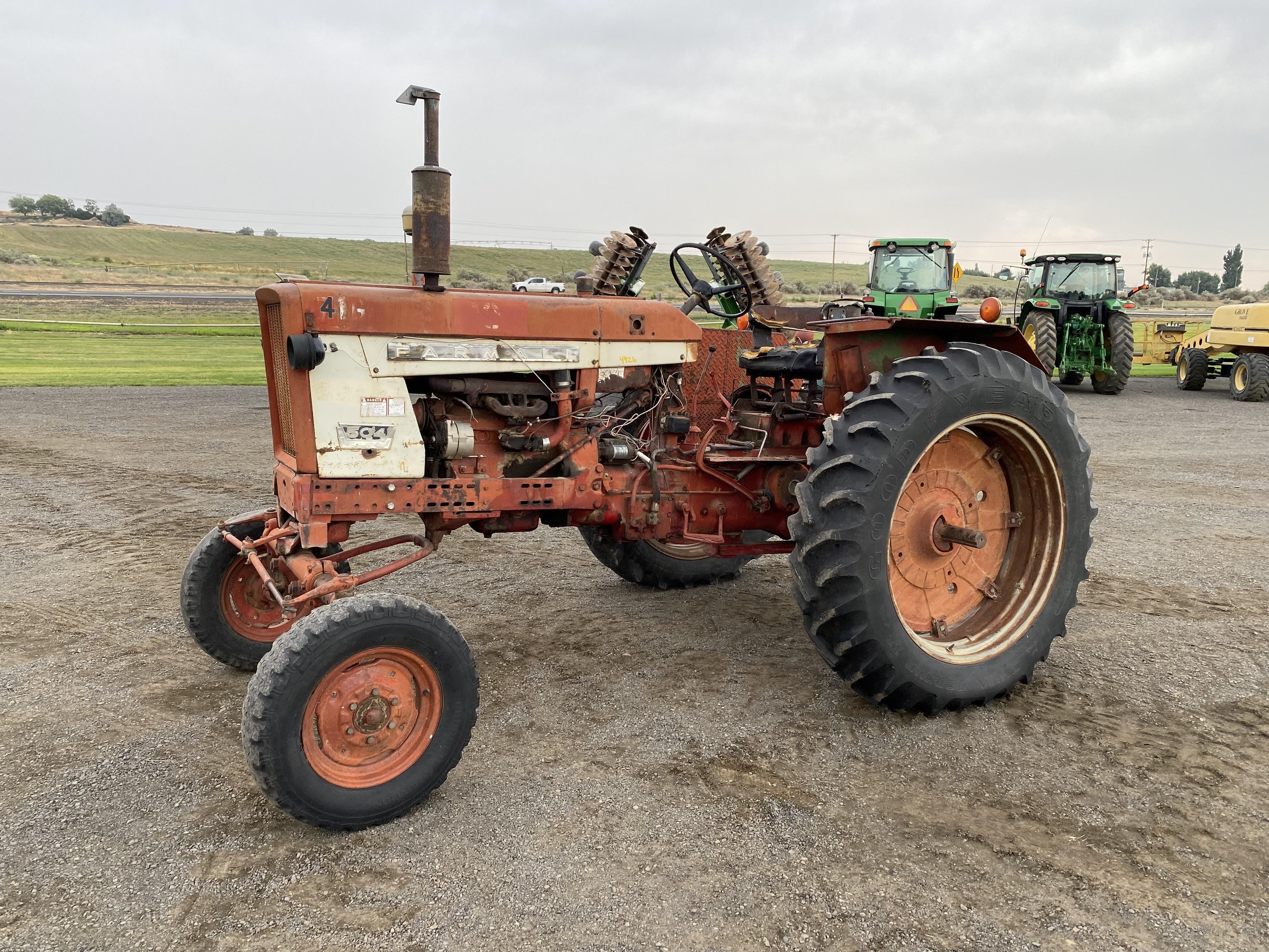 Main image Farmall 504