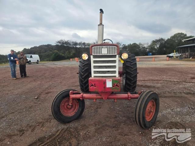 Image of Farmall 560  equipment image 1
