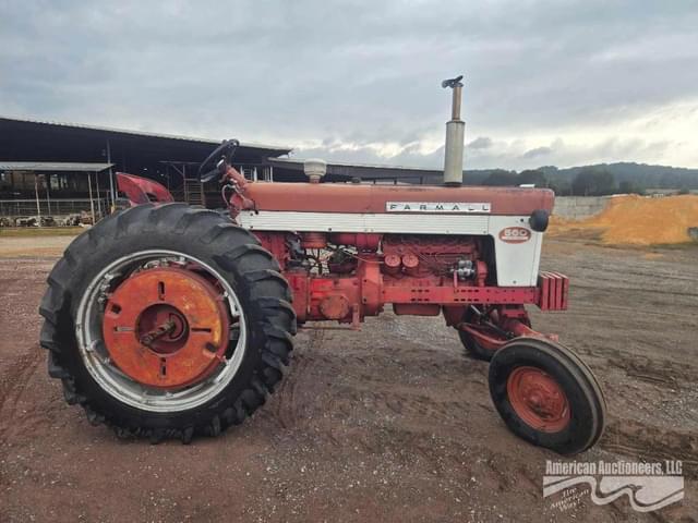 Image of Farmall 560  equipment image 3