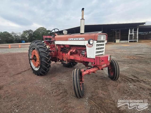 Image of Farmall 560  equipment image 2