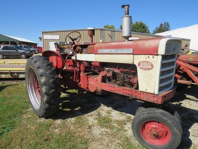 Image of Farmall 560  equipment image 1