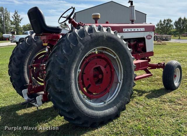 Image of Farmall 560  equipment image 4