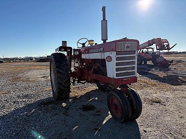 Image of Farmall 560  equipment image 1