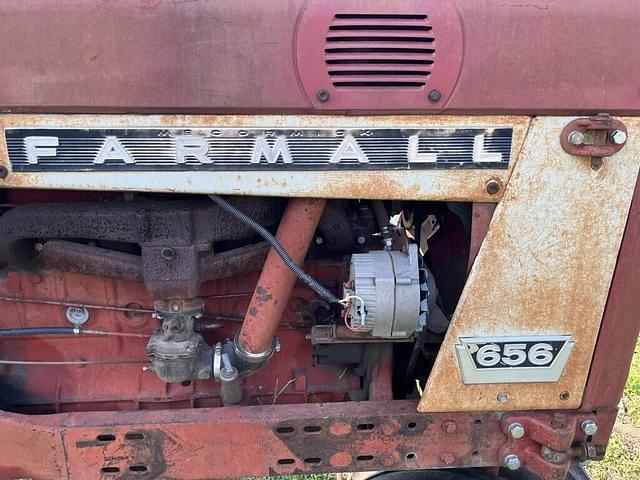 Image of Farmall 656 equipment image 4