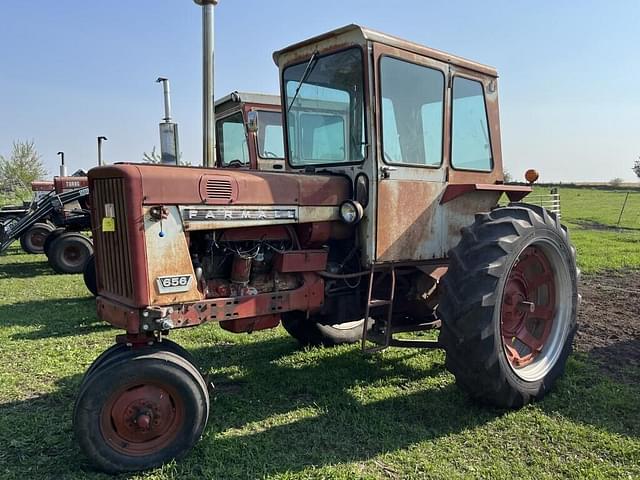 Image of Farmall 656 equipment image 1
