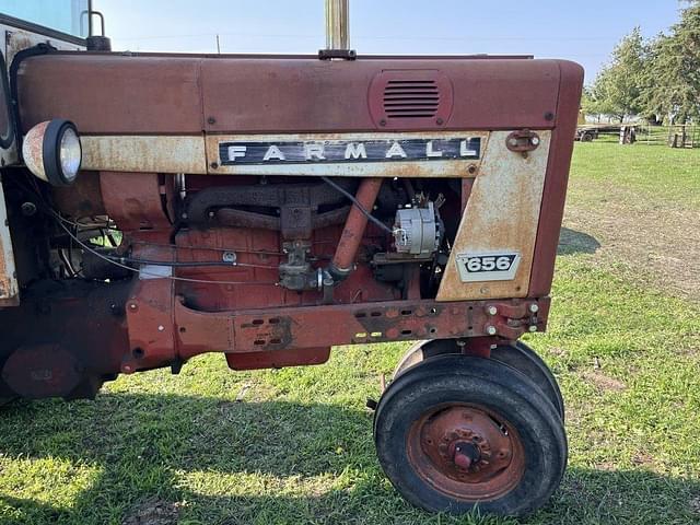Image of Farmall 656 equipment image 3