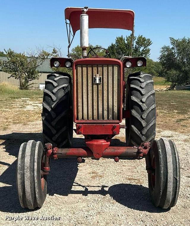 Image of Farmall 656 equipment image 1