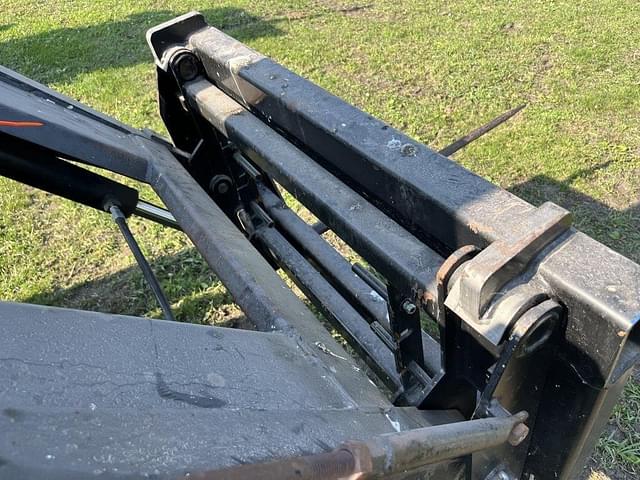 Image of Farmall 806 equipment image 4