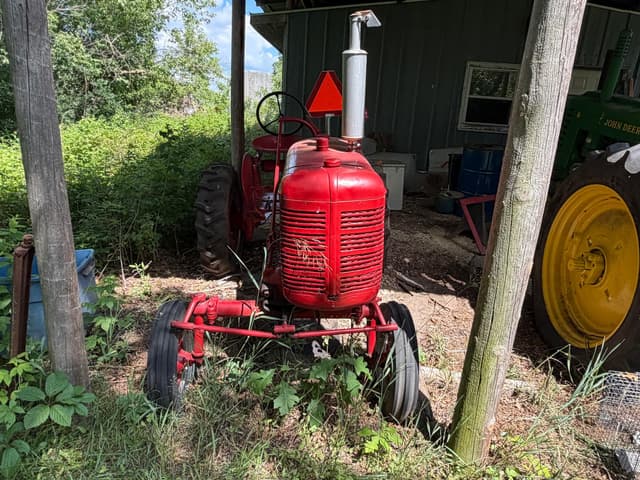 Image of Farmall A equipment image 1